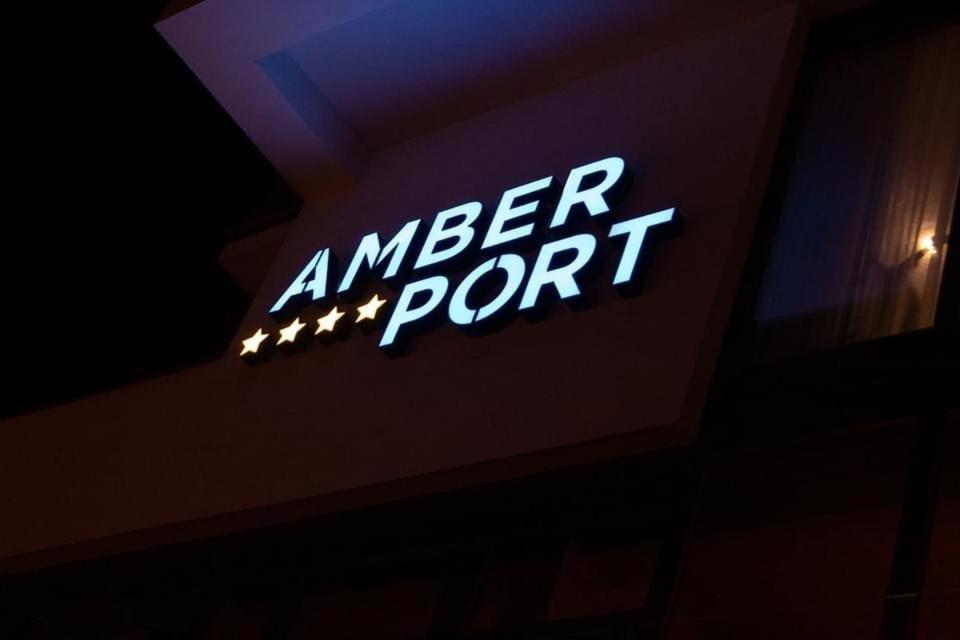 Amber Port Hotel Darlowko Exterior photo
